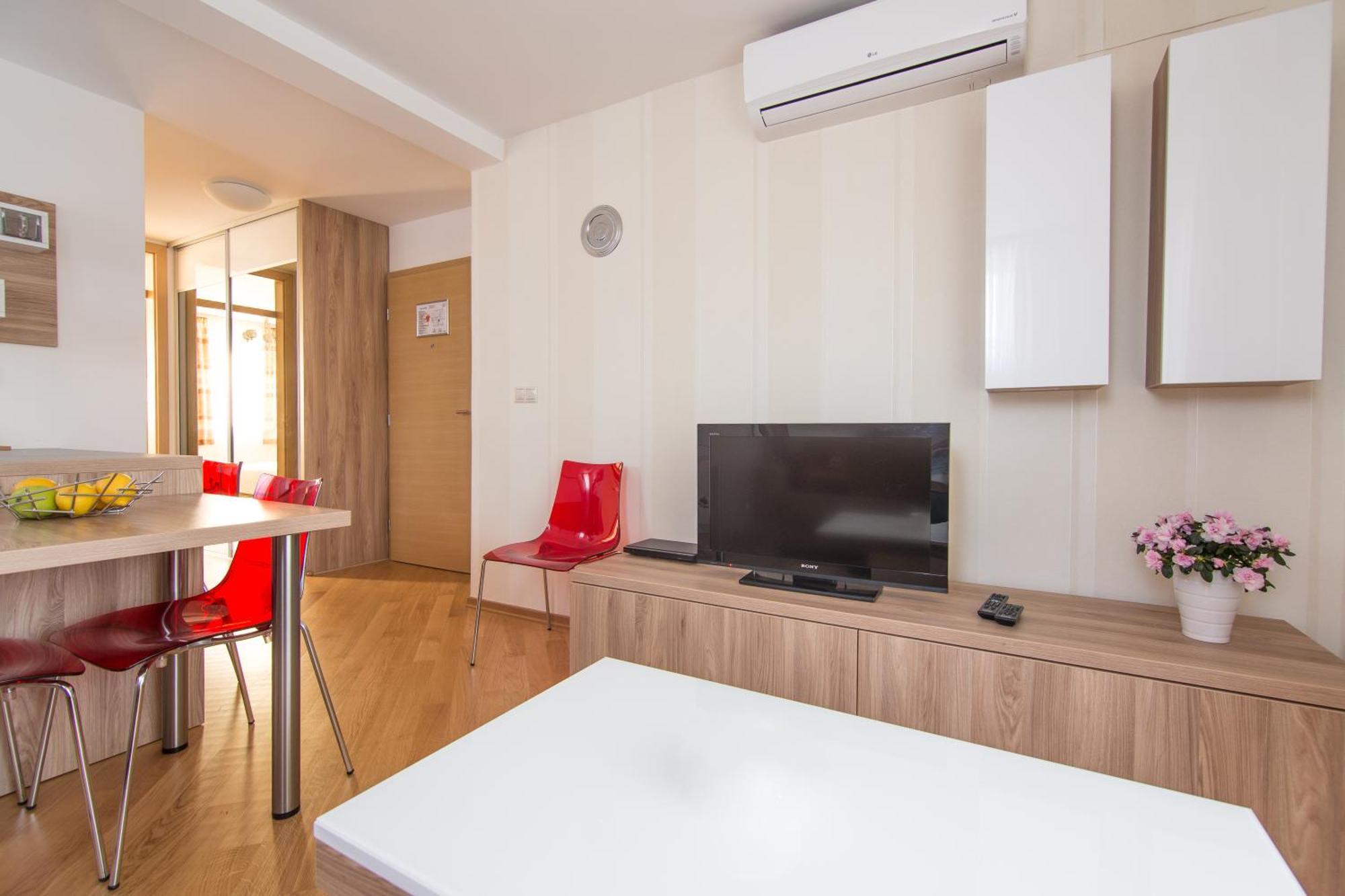 Apartments Villa Novak 1 Donji Okrug  Room photo