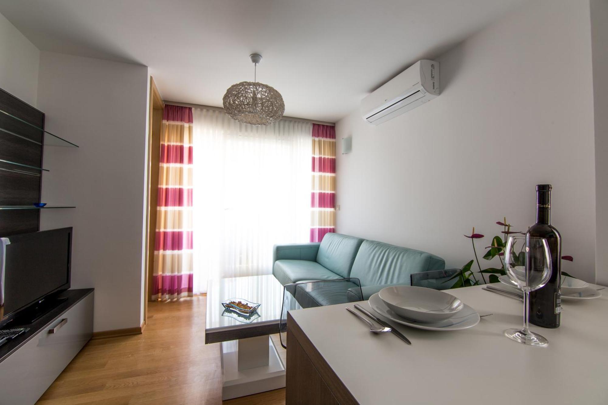 Apartments Villa Novak 1 Donji Okrug  Room photo