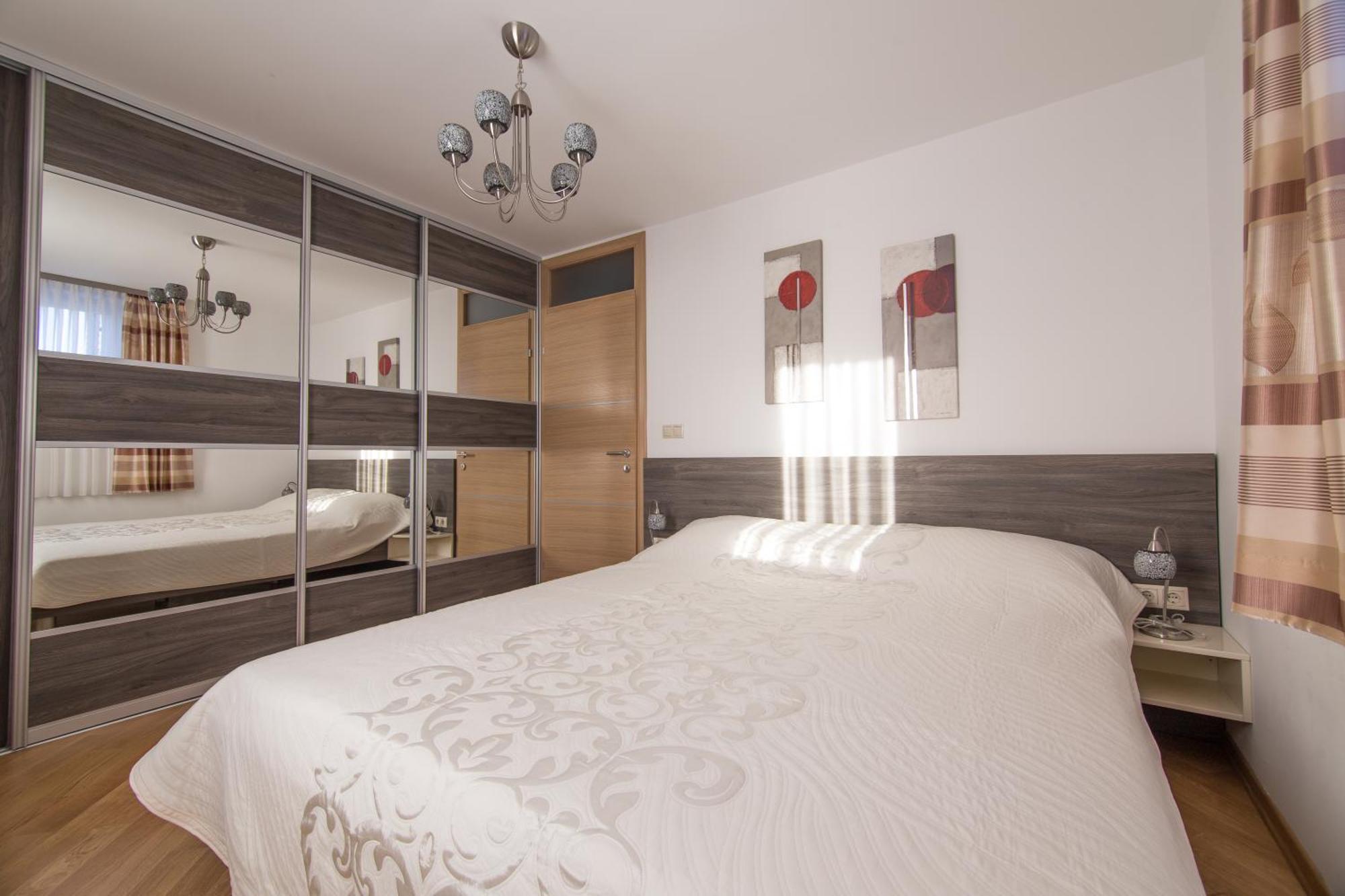 Apartments Villa Novak 1 Donji Okrug  Room photo