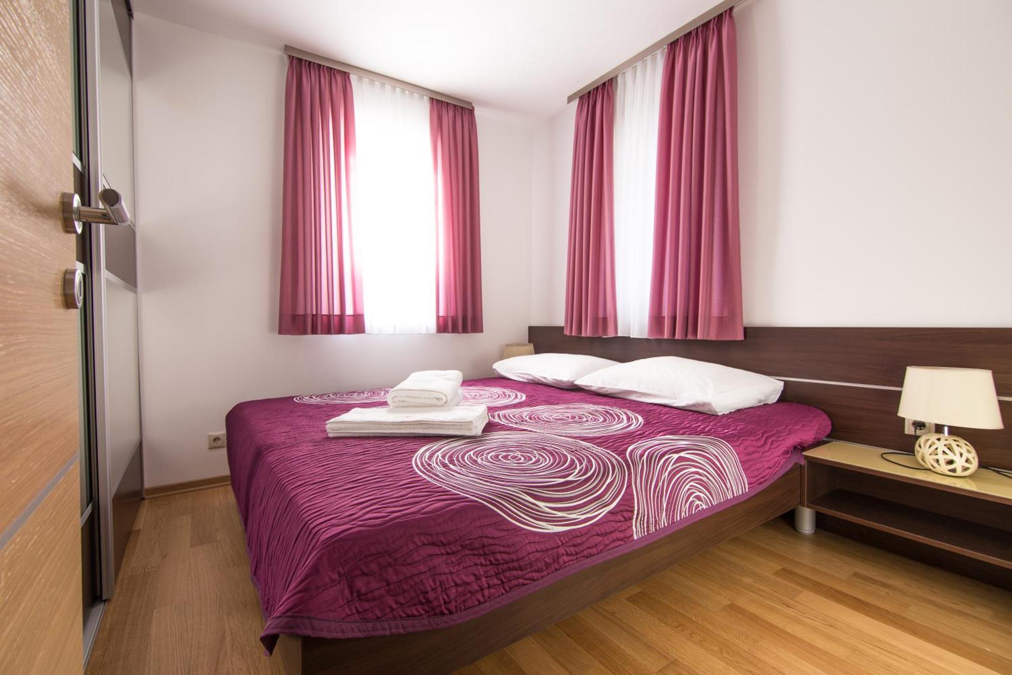 Apartments Villa Novak 1 Donji Okrug  Room photo